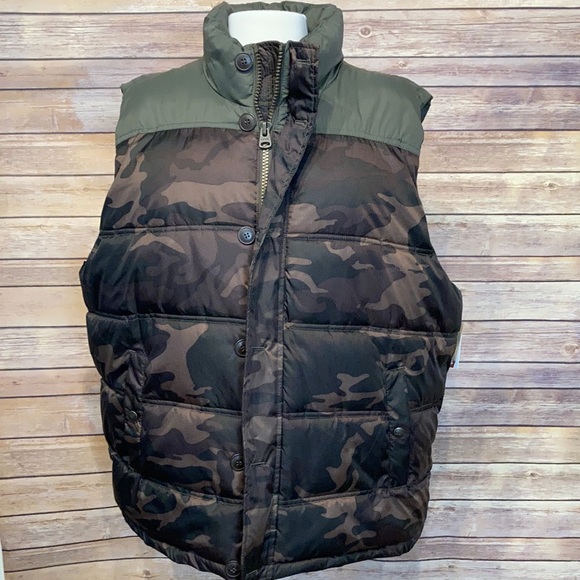 Levi’s Brown and Olive Green Camo Vest NWT